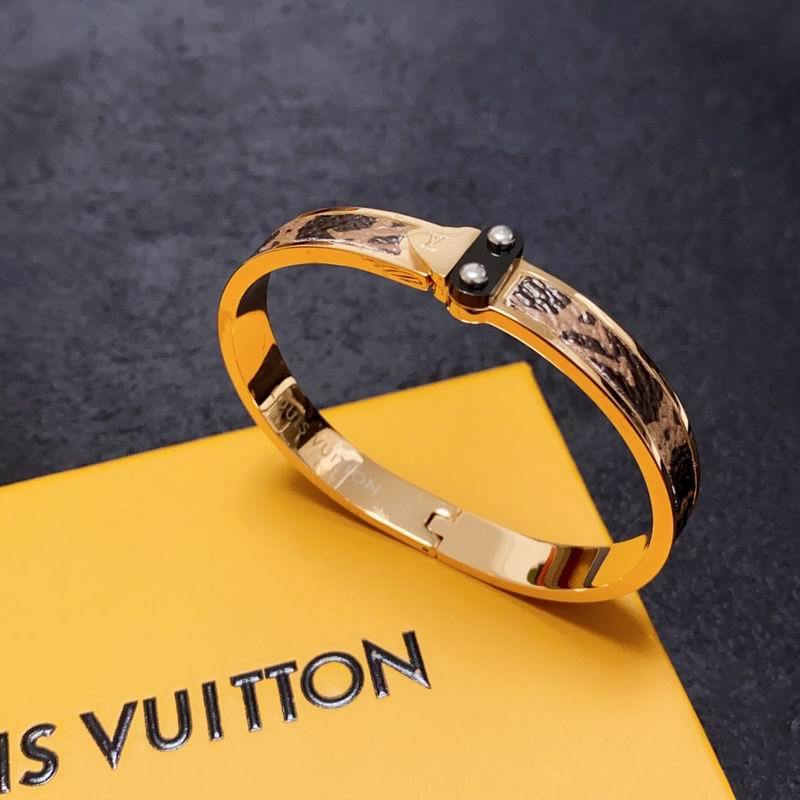 LV Bracelets 325